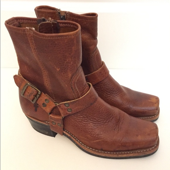 frye side harness boot